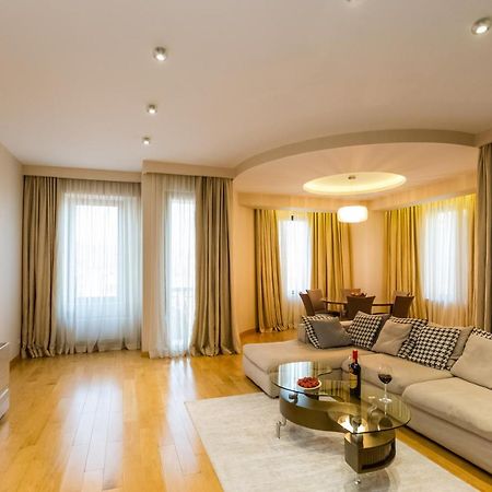 Central Cosy 5Bd-5Bath Apartment ティビリシ エクステリア 写真