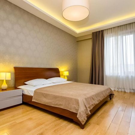 Central Cosy 5Bd-5Bath Apartment ティビリシ エクステリア 写真