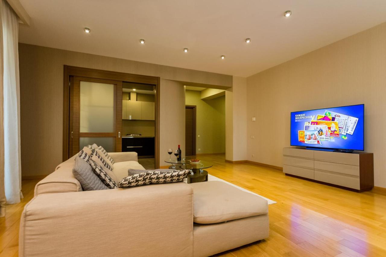 Central Cosy 5Bd-5Bath Apartment ティビリシ エクステリア 写真