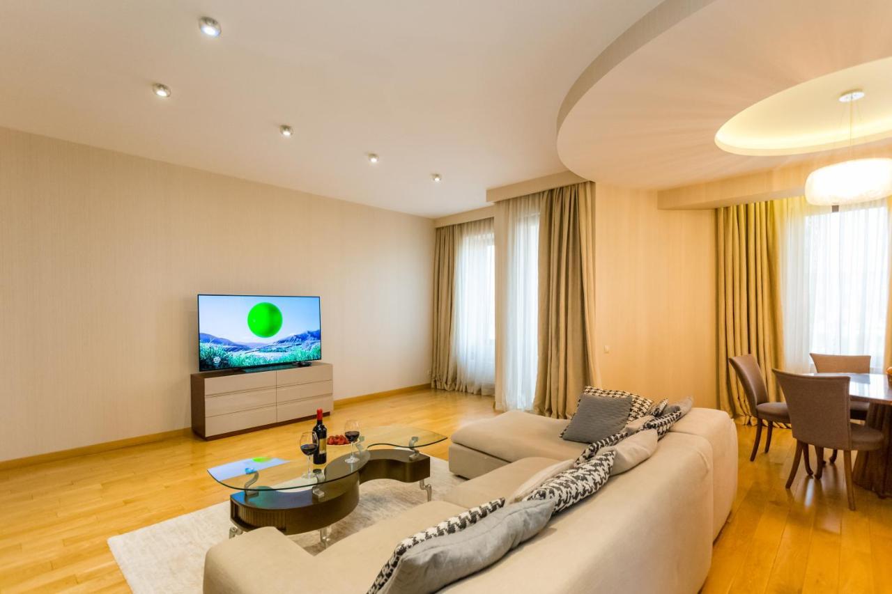 Central Cosy 5Bd-5Bath Apartment ティビリシ エクステリア 写真