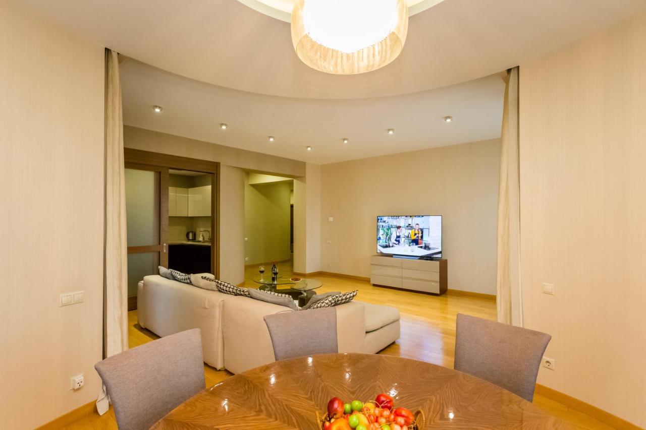 Central Cosy 5Bd-5Bath Apartment ティビリシ エクステリア 写真