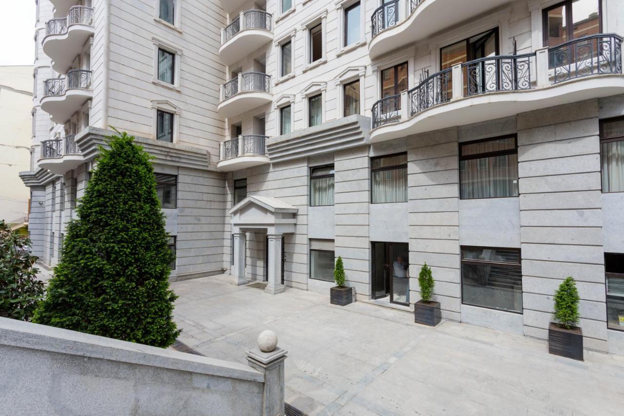Central Cosy 5Bd-5Bath Apartment ティビリシ エクステリア 写真