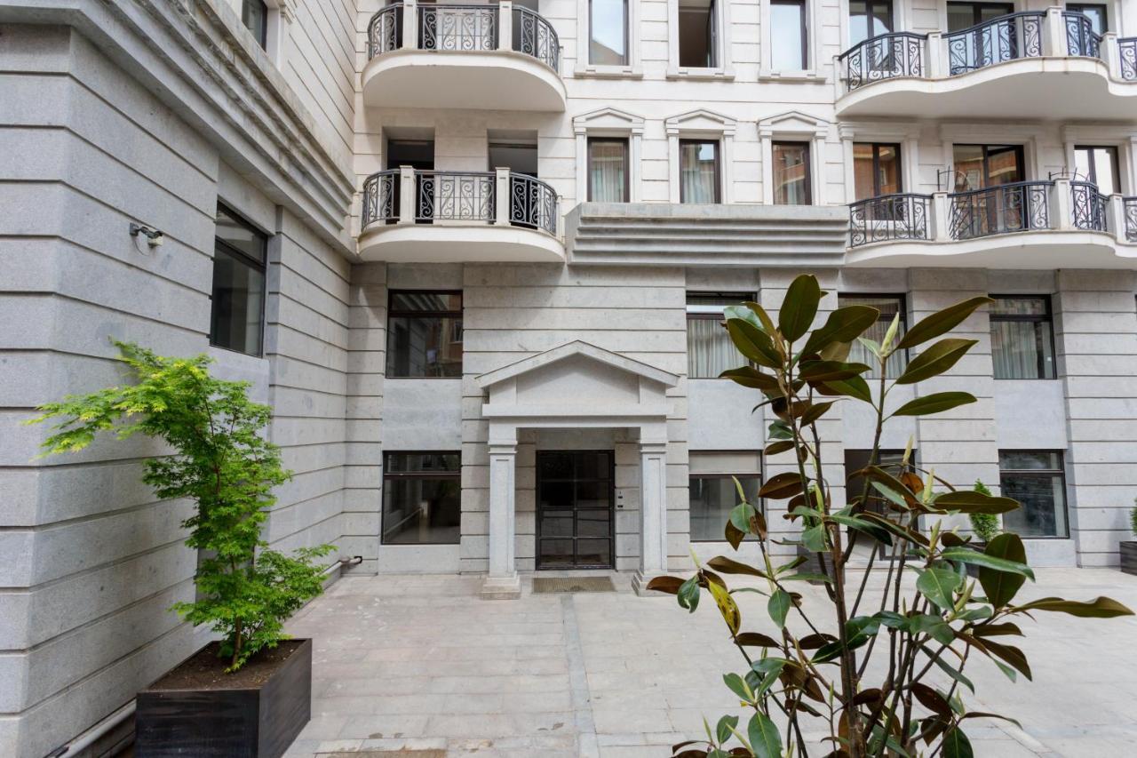 Central Cosy 5Bd-5Bath Apartment ティビリシ エクステリア 写真