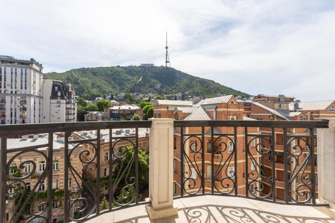 Central Cosy 5Bd-5Bath Apartment ティビリシ エクステリア 写真